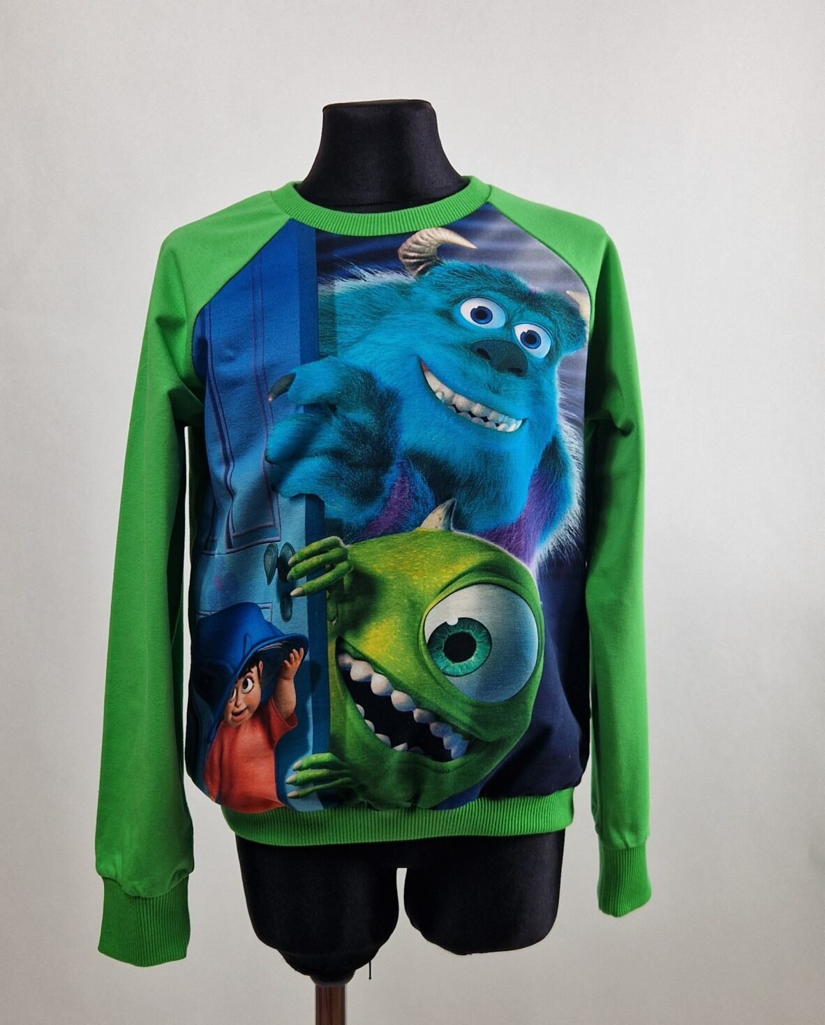 Bliuzonas "Monsters" 146 dydis